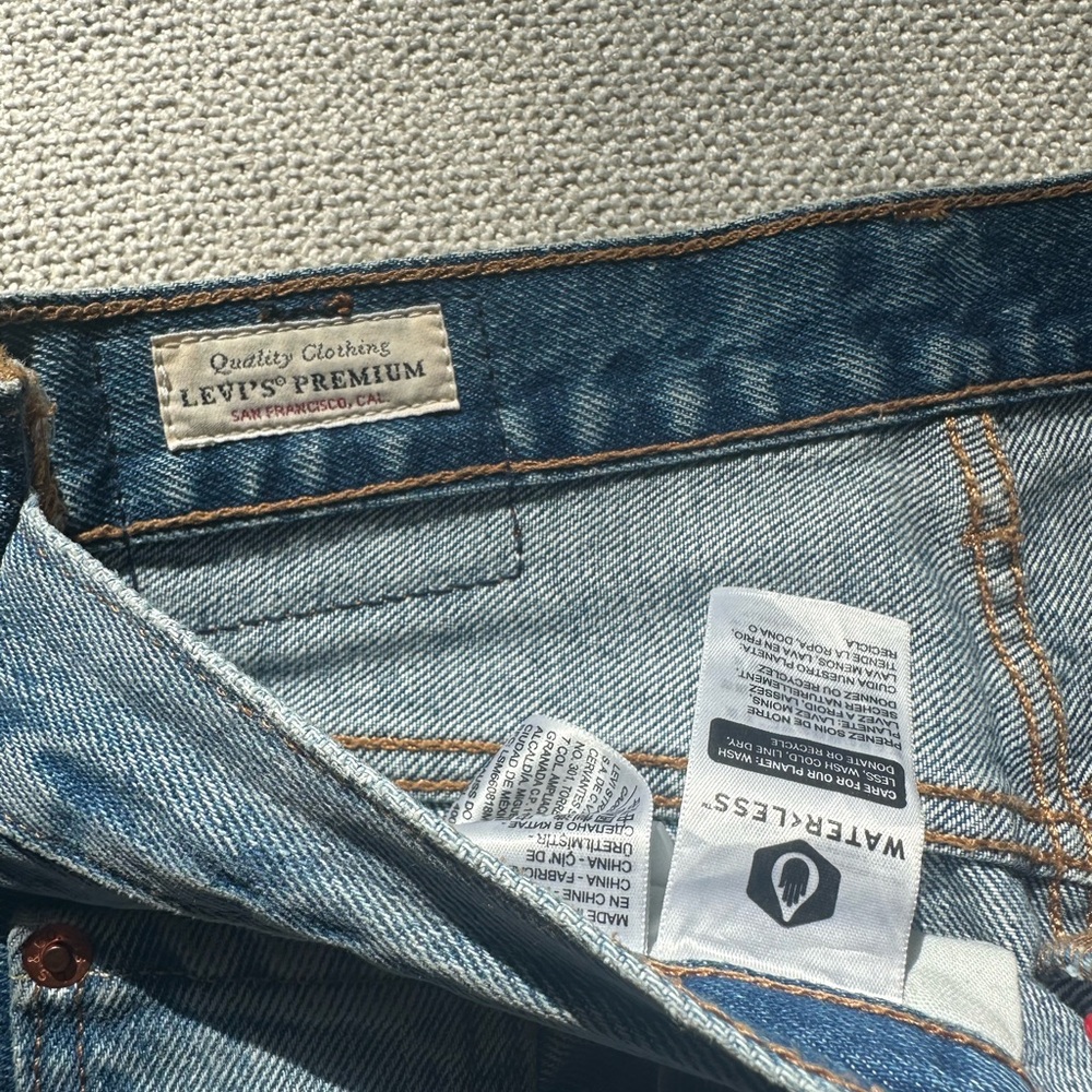 Levi’s 501 spliced two toned jeans - Picture 11 of 12